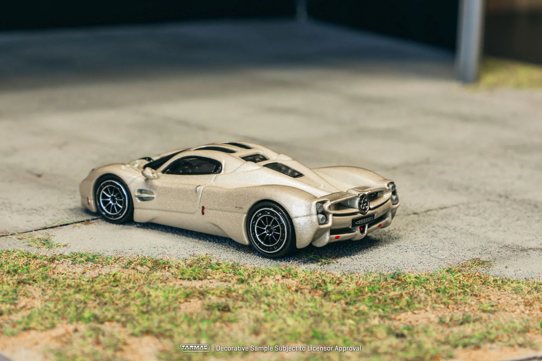 TARMAC WORKS 1:64 PAGANI UTOPIA RINASCIMENTO T64G-TL055-BI
