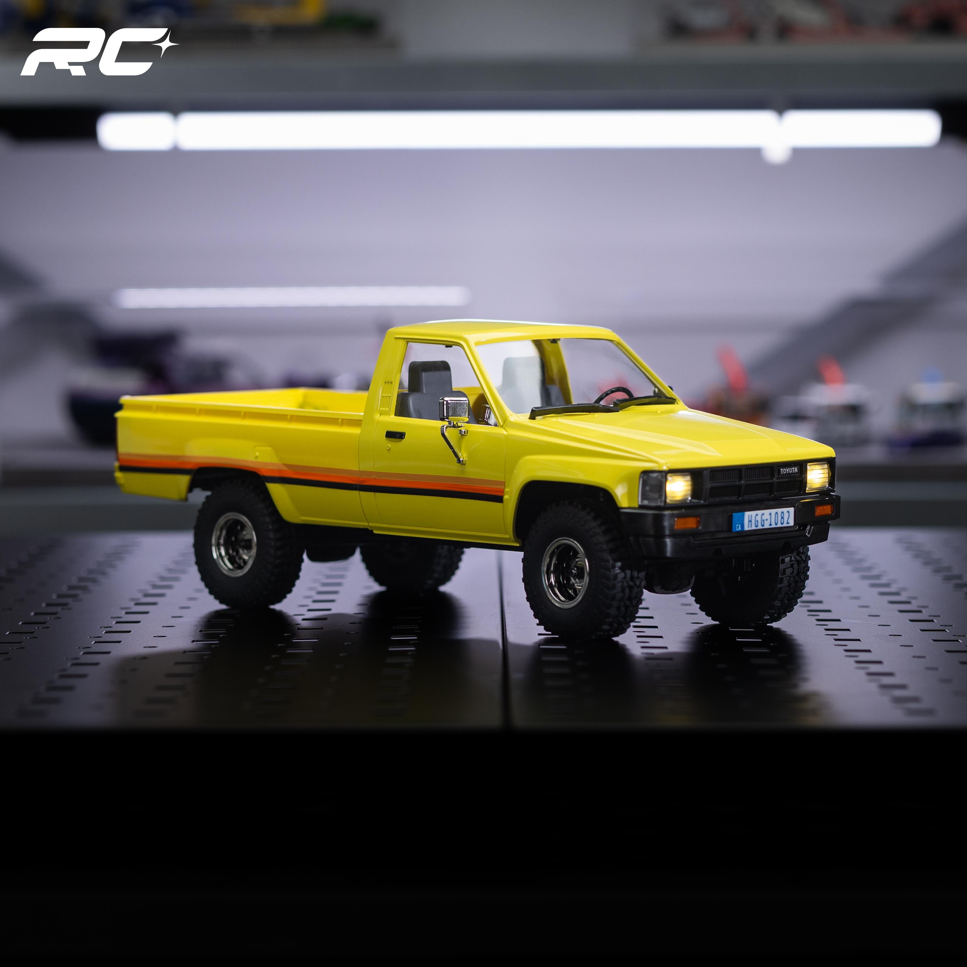 FMS 1:18 TOYOTA Hilux RTR Yellow