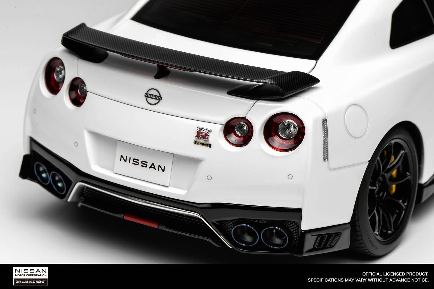MOTORHELIX -Nissan GT-R (R35) Track Edition Engineered by NISMO T-Spec 2022 Brilliant White Pearl