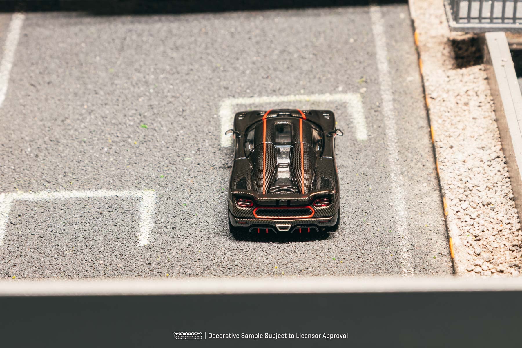 Tarmac Works - Koenigsegg Agera RS  Black Carbon Fiber / Red Accents